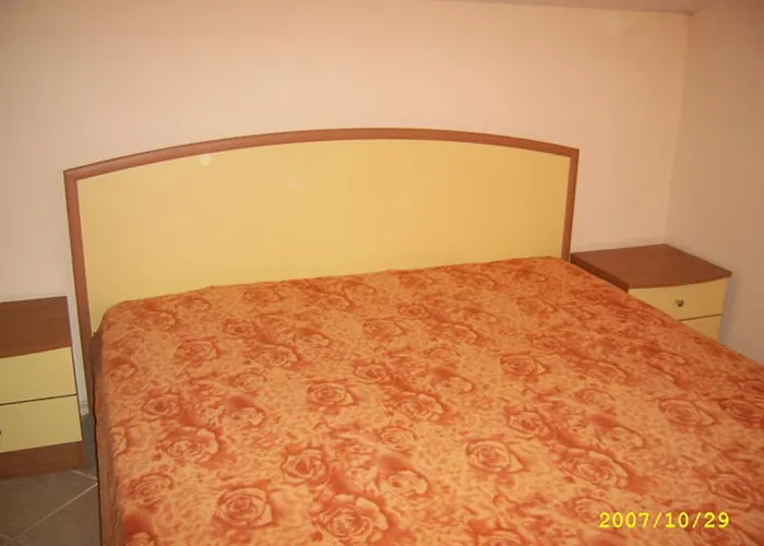 公寓 Bravo 1-vichevi 阳光海滩