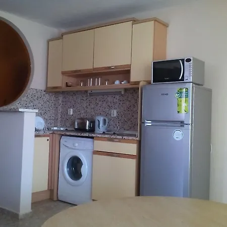 Bravo 1-vichevi Σάνι Μπιτς